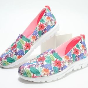 Skechers GOwalk Spring Safari Wide Fit Classic Washable Slip On Shoes